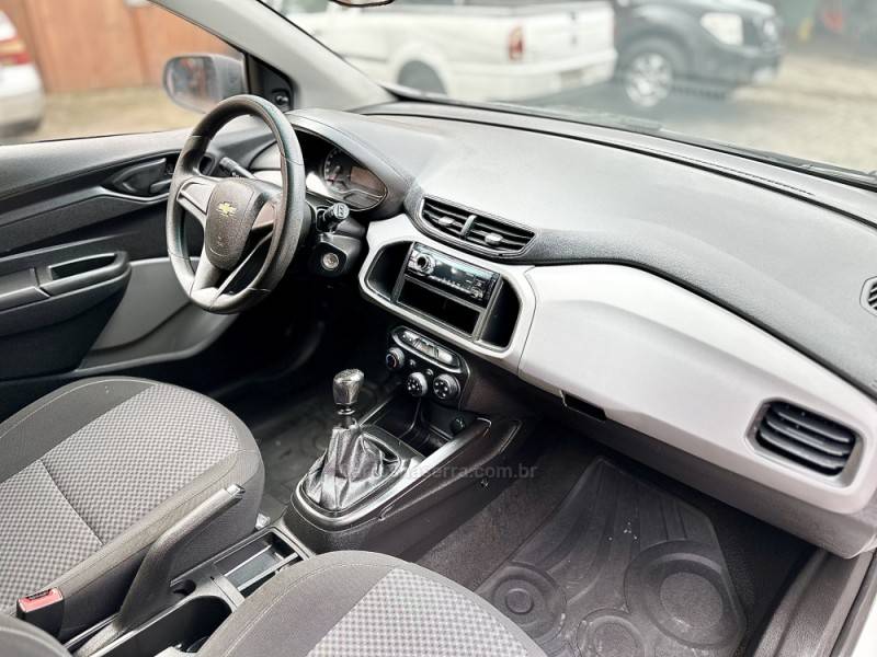 CHEVROLET - ONIX - 2018/2018 - Branca - R$ 52.900,00