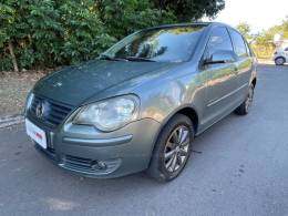 VOLKSWAGEN - POLO SEDAN - 2010/2010 - Cinza - R$ 36.900,00