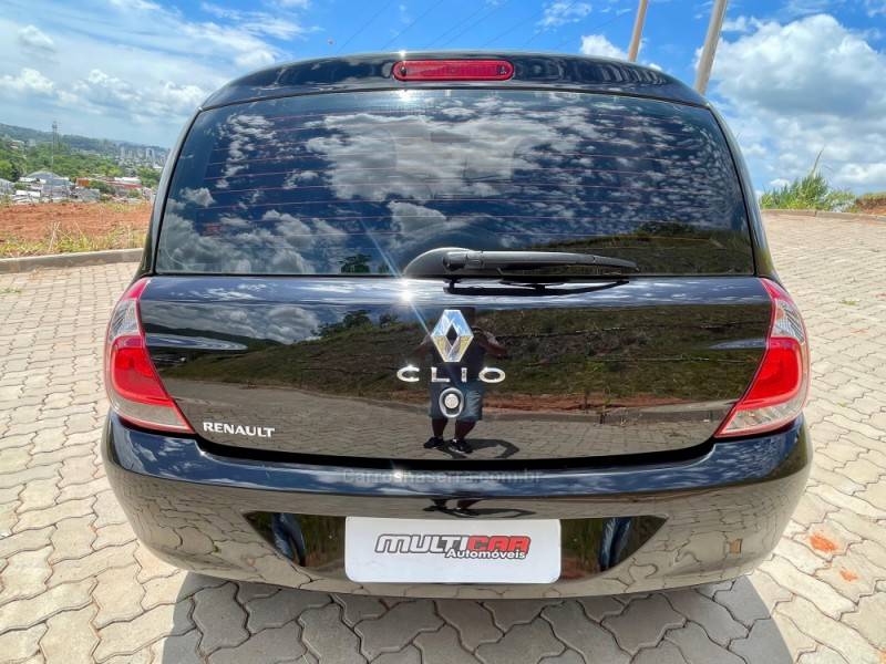 RENAULT - CLIO - 2015/2016 - Preta - R$ 36.900,00
