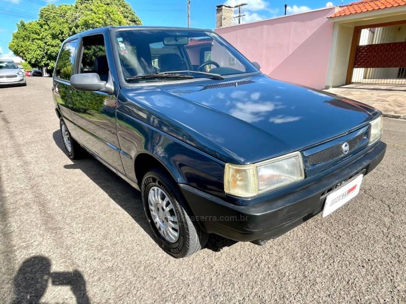 FIAT - UNO - 2003/2004 - Azul - R$ 15.900,00