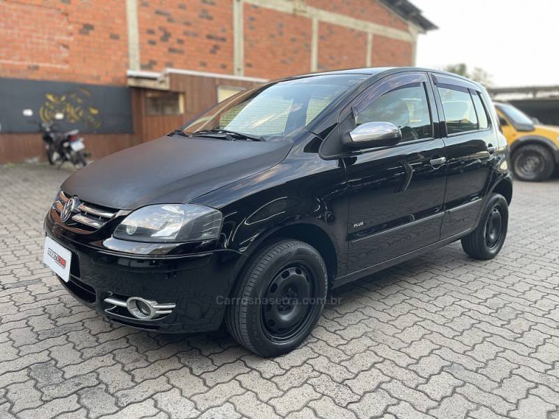 VOLKSWAGEN - FOX - 2007/2007 - Preta - R$ 26.900,00