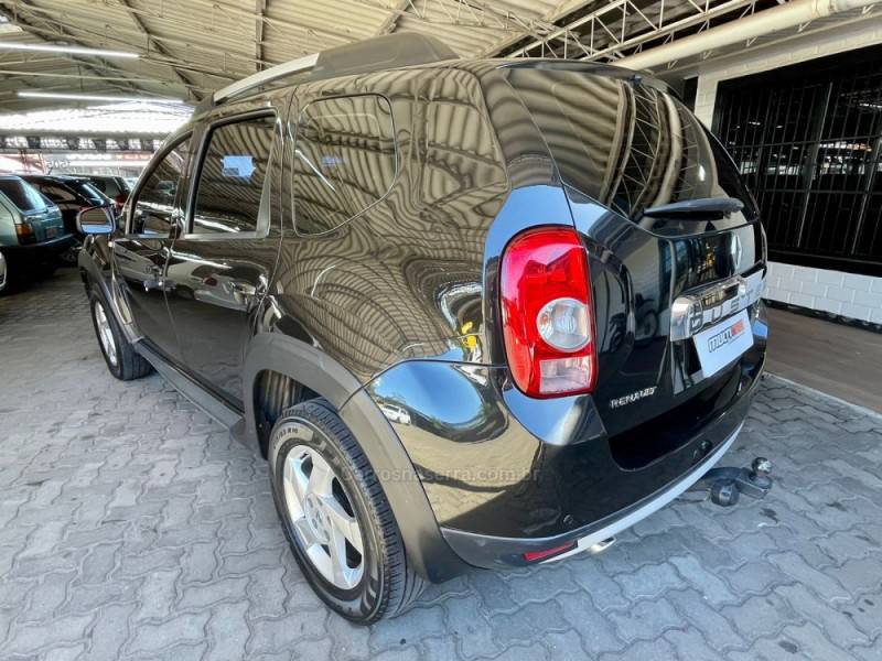 RENAULT - DUSTER - 2012/2012 - Preta - R$ 52.900,00