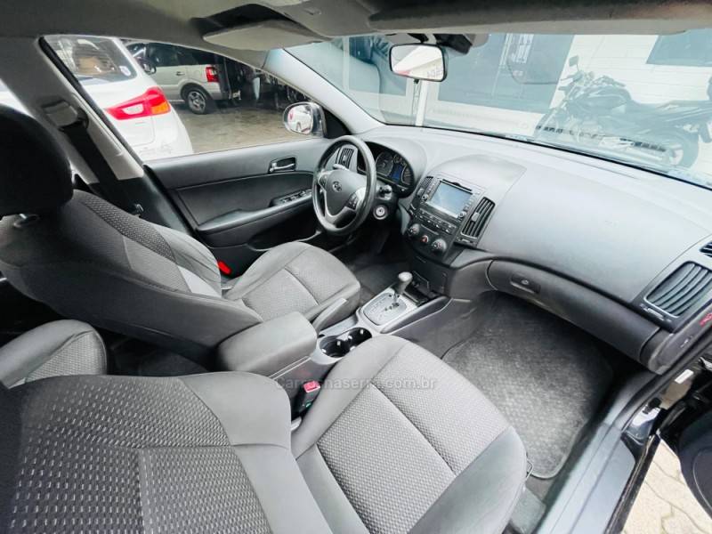 HYUNDAI - I30 - 2012/2012 - Preta - R$ 46.900,00