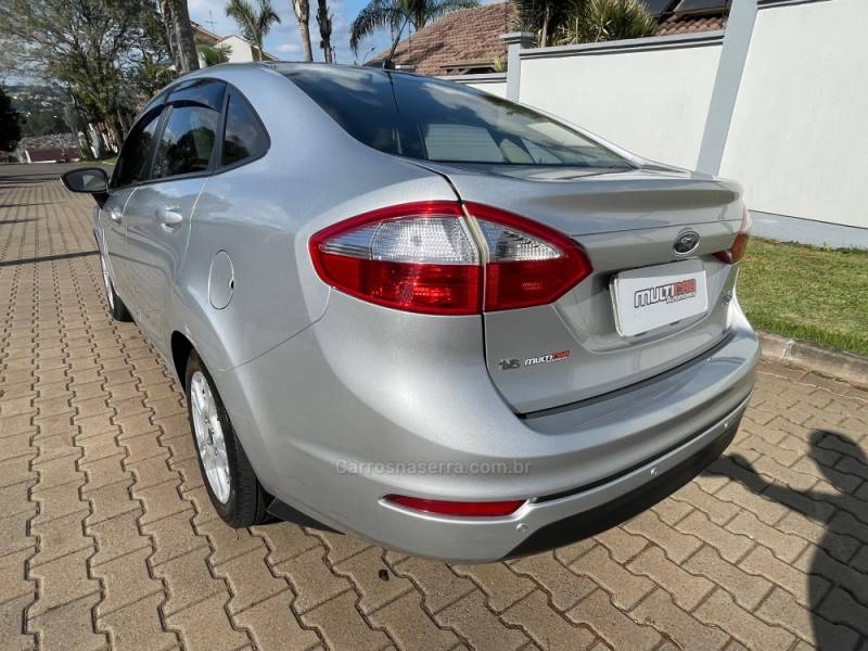FORD - FIESTA - 2014/2014 - Prata - R$ 45.900,00