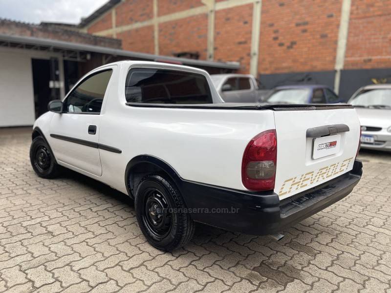 CHEVROLET - CORSA - 2002/2002 - Branca - R$ 25.900,00