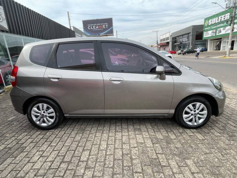 HONDA - FIT - 2006/2006 - Cinza - R$ 29.900,00