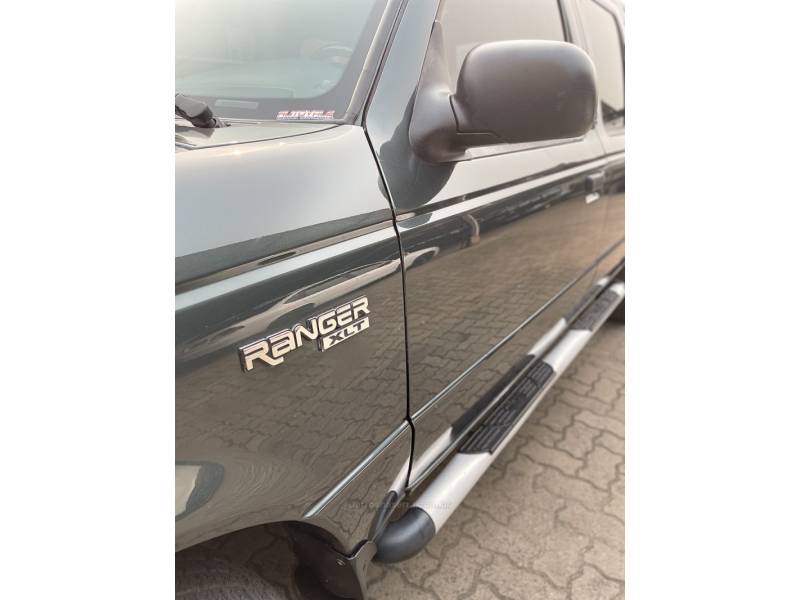 FORD - RANGER - 2002/2002 - Prata - R$ 55.900,00