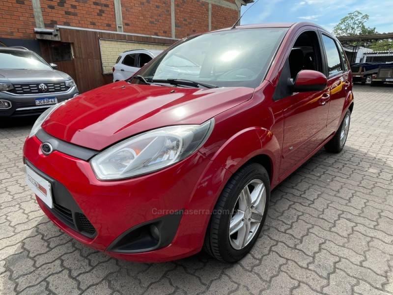 FORD - FIESTA - 2014/2014 - Vermelha - R$ 32.900,00
