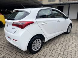 HYUNDAI - HB20 - 2015/2015 - Branca - R$ 49.900,00