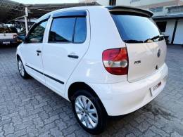 VOLKSWAGEN - FOX - 2005/2006 - Branca - R$ 21.900,00