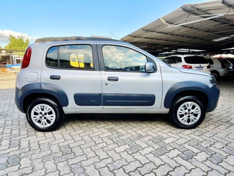 FIAT - UNO - 2012/2012 - Prata - R$ 33.900,00