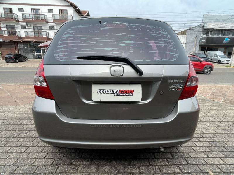 HONDA - FIT - 2006/2006 - Cinza - R$ 29.900,00