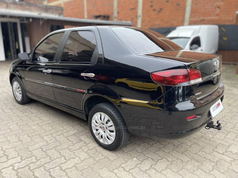 FIAT - SIENA - 2010/2010 - Preta - R$ 29.900,00