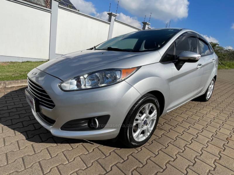 FORD - FIESTA - 2014/2014 - Prata - R$ 45.900,00