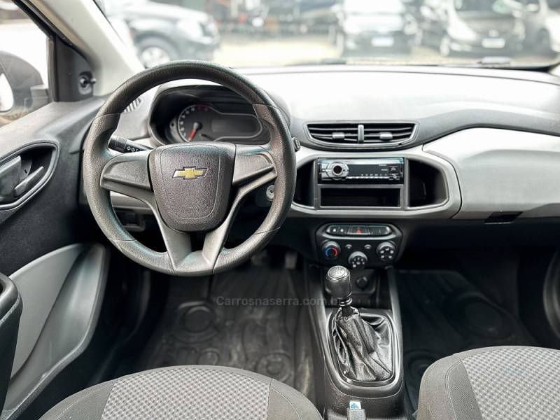 CHEVROLET - ONIX - 2018/2018 - Branca - R$ 52.900,00