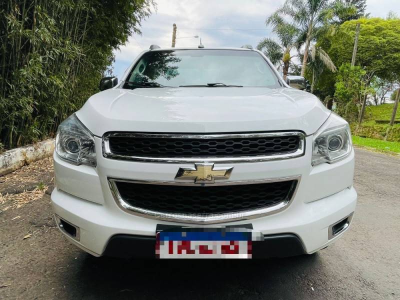 CHEVROLET - S10 - 2014/2014 - Branca - R$ 109.900,00