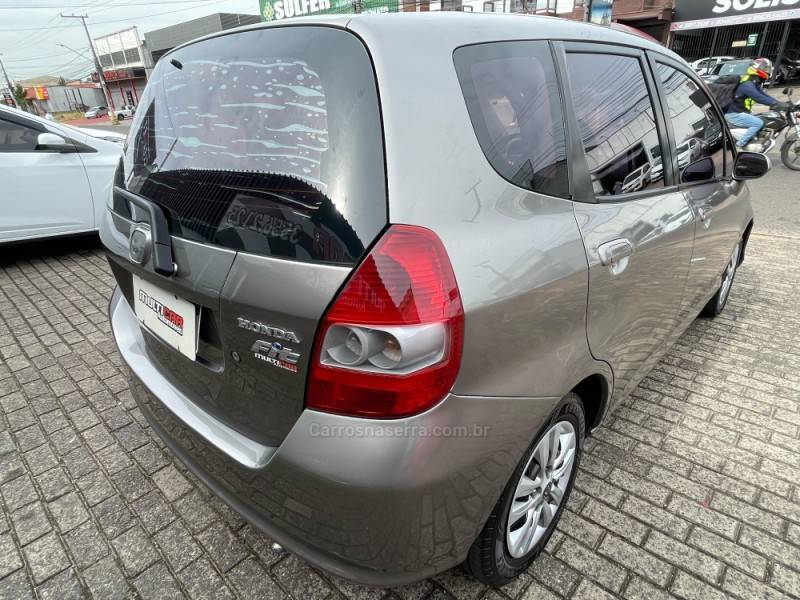 HONDA - FIT - 2006/2006 - Cinza - R$ 29.900,00