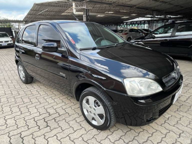 CHEVROLET - CORSA - 2006/2006 - Preta - R$ 21.900,00