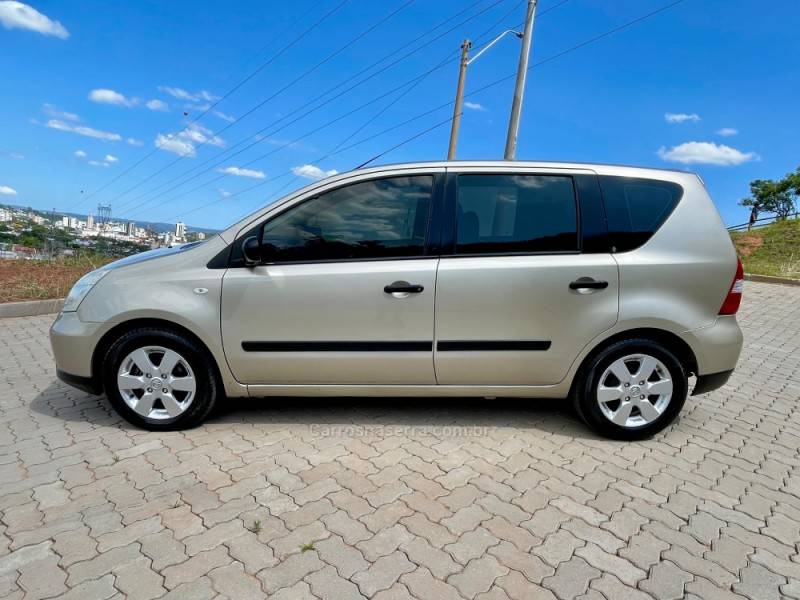 NISSAN - LIVINA - 2010/2010 - Cinza - R$ 34.900,00