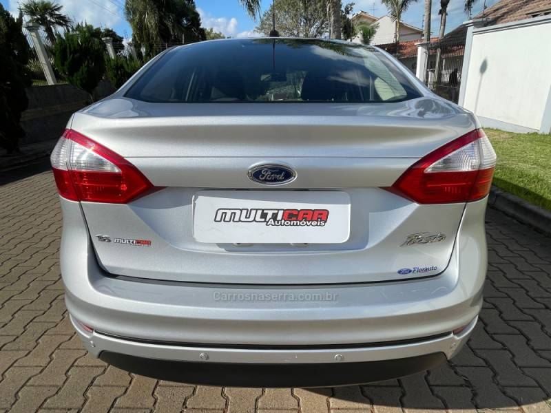 FORD - FIESTA - 2014/2014 - Prata - R$ 45.900,00