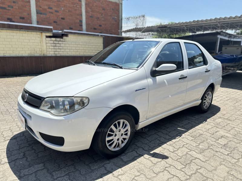 FIAT - SIENA - 2008/2009 - Branca - R$ 26.900,00