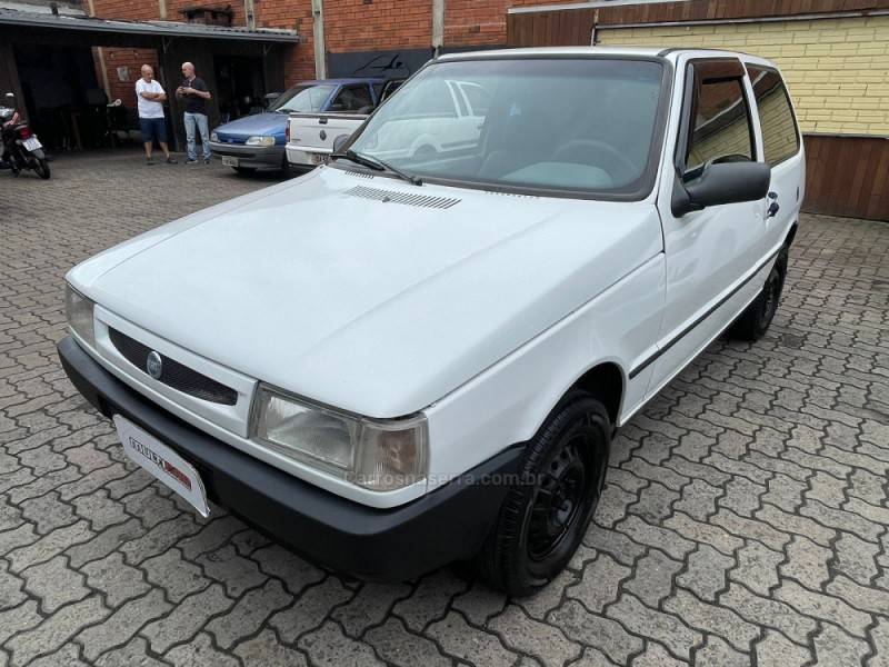 FIAT - UNO - 2002/2002 - Branca - R$ 11.900,00