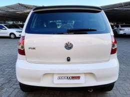 VOLKSWAGEN - FOX - 2005/2006 - Branca - R$ 21.900,00