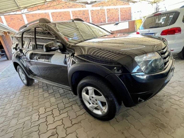 RENAULT - DUSTER - 2012/2012 - Preta - R$ 52.900,00
