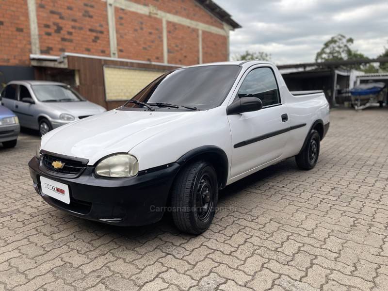 CHEVROLET - CORSA - 2002/2002 - Branca - R$ 25.900,00