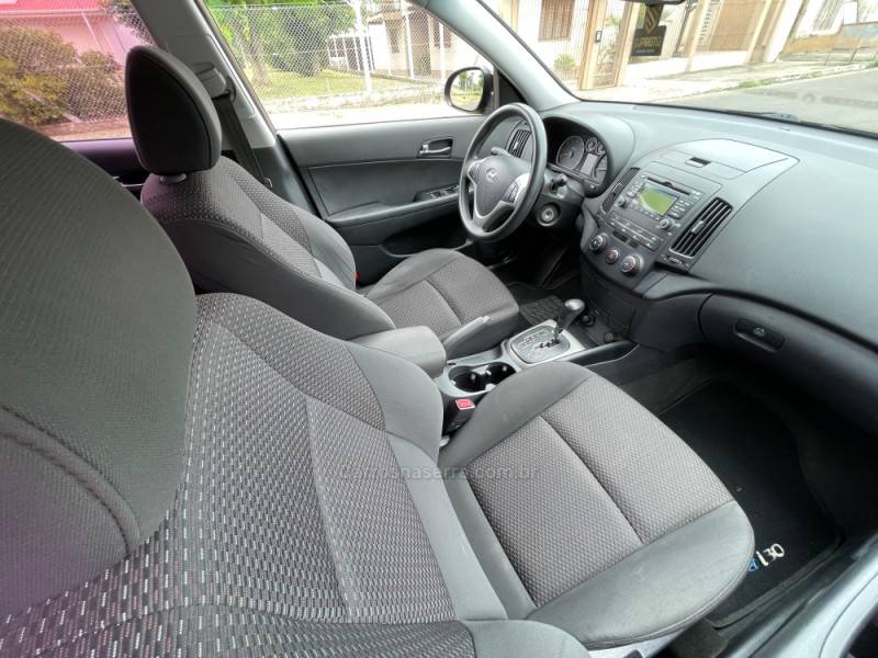 HYUNDAI - I30 - 2012/2012 - Preta - R$ 47.900,00