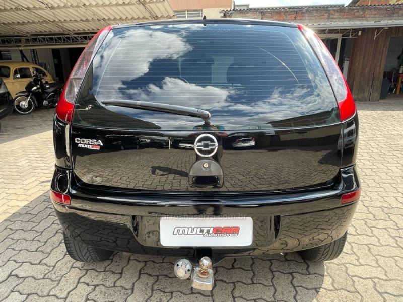 CHEVROLET - CORSA - 2006/2006 - Preta - R$ 21.900,00