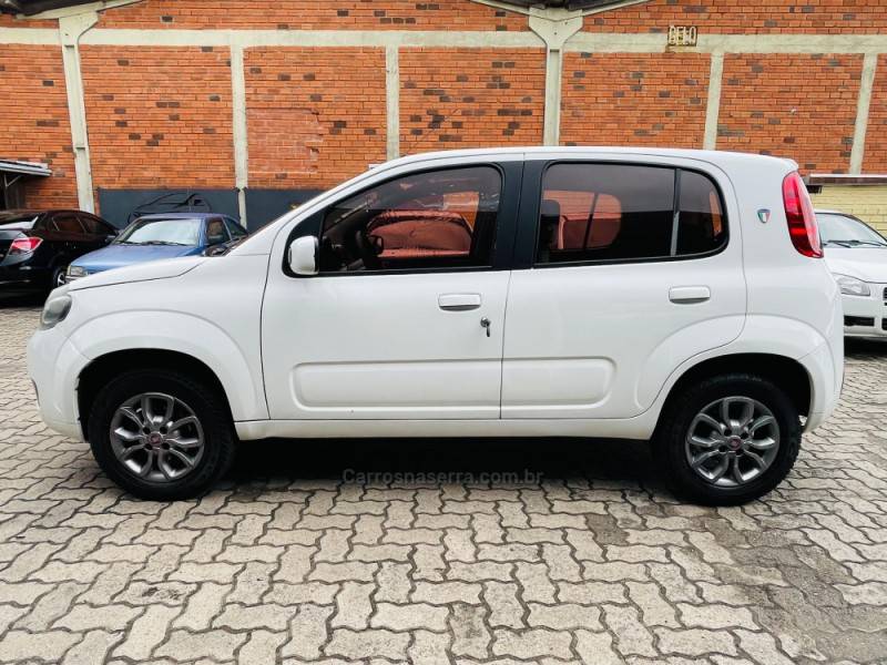 FIAT - UNO - 2013/2013 - Branca - R$ 31.900,00