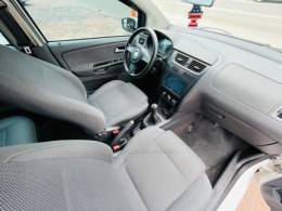 VOLKSWAGEN - FOX - 2011/2011 - Branca - R$ 31.900,00