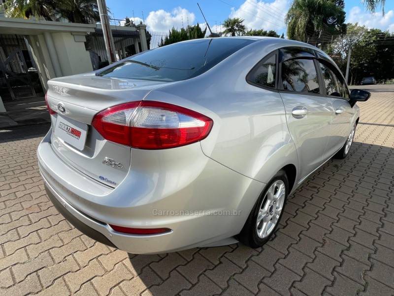 FORD - FIESTA - 2014/2014 - Prata - R$ 45.900,00
