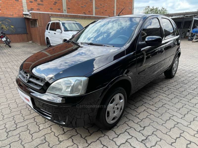 CHEVROLET - CORSA - 2006/2006 - Preta - R$ 21.900,00