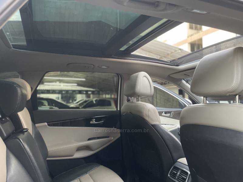 KIA MOTORS - SORENTO - 2018/2018 - Branca - R$ 143.900,00