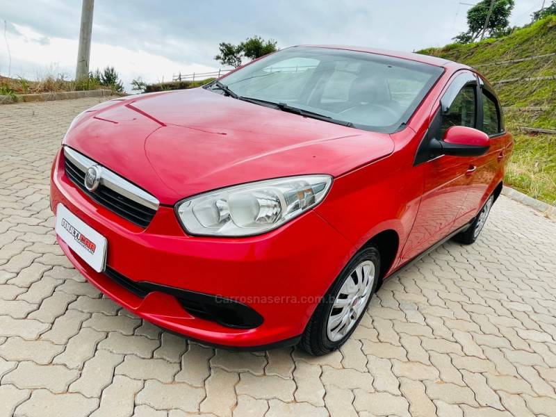 FIAT - GRAND SIENA - 2013/2013 - Vermelha - R$ 29.900,00
