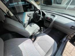 CHEVROLET - CORSA - 2006/2006 - Preta - R$ 21.900,00