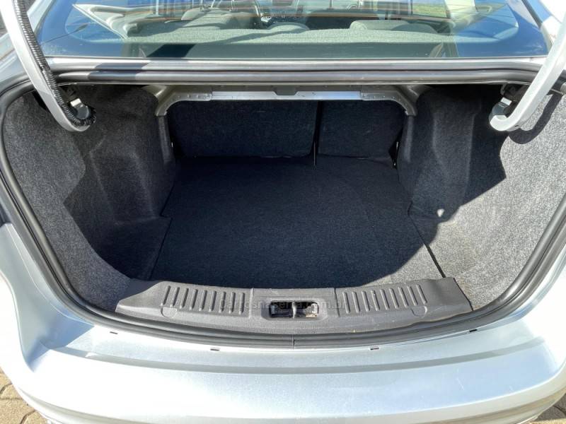 FORD - FIESTA - 2014/2014 - Prata - R$ 45.900,00