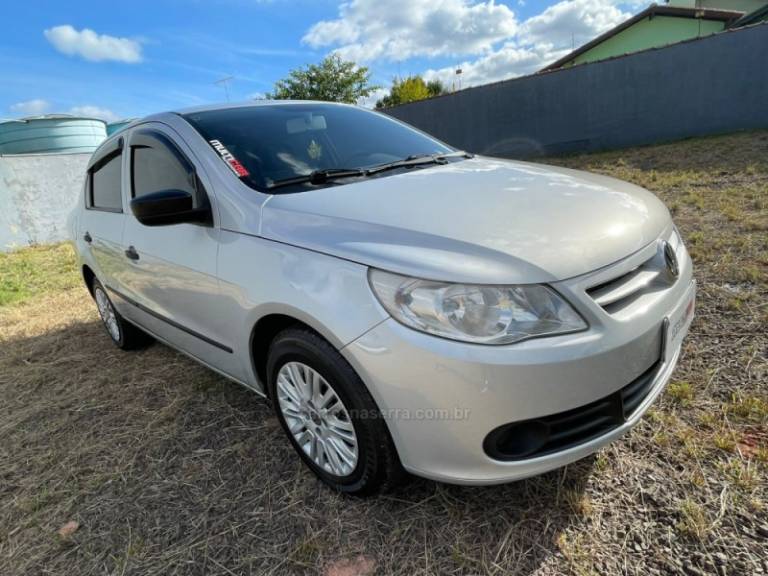 VOLKSWAGEN - VOYAGE - 2009/2009 - Prata - R$ 25.900,00