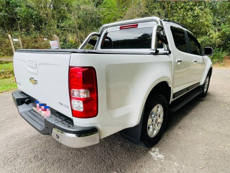 CHEVROLET - S10 - 2014/2014 - Branca - R$ 109.900,00