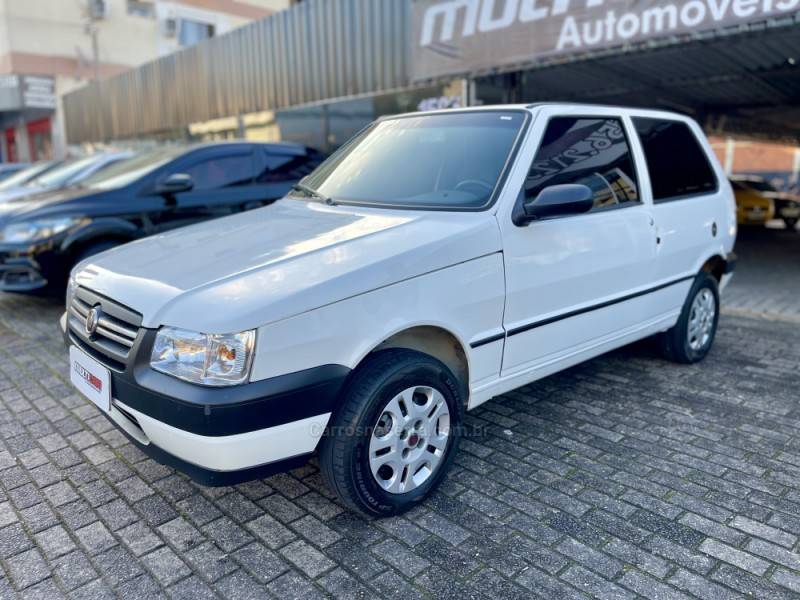 FIAT - UNO - 2011/2011 - Branca - R$ 21.900,00