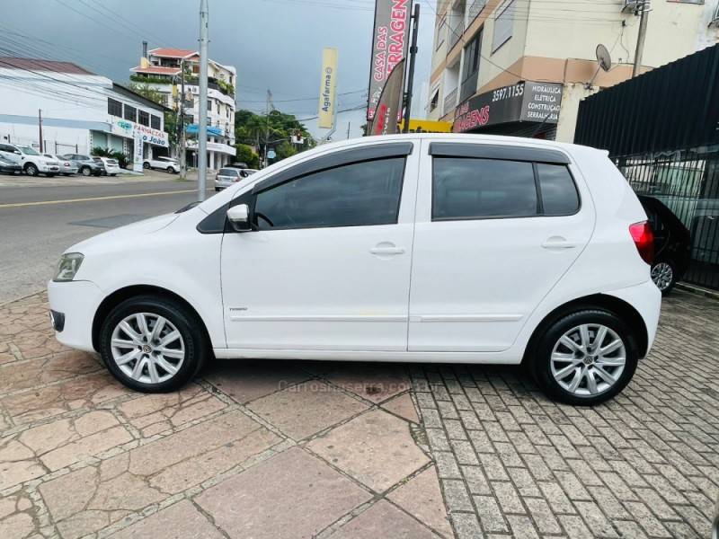 VOLKSWAGEN - FOX - 2011/2011 - Branca - R$ 31.900,00