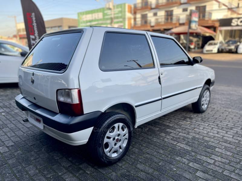 FIAT - UNO - 2011/2011 - Branca - R$ 21.900,00