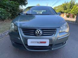 VOLKSWAGEN - POLO SEDAN - 2010/2010 - Cinza - R$ 36.900,00