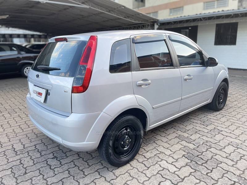 FORD - FIESTA - 2013/2013 - Cinza - R$ 34.900,00