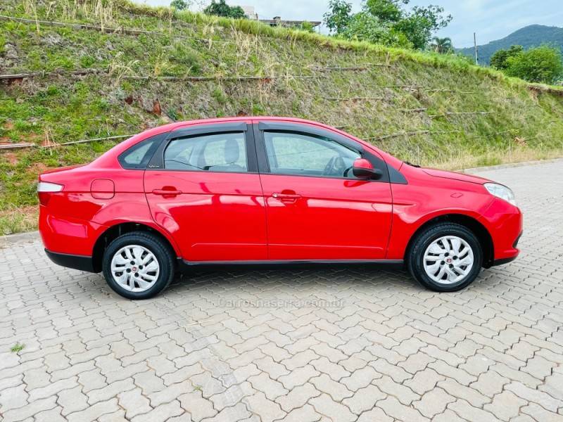 FIAT - GRAND SIENA - 2013/2013 - Vermelha - R$ 29.900,00