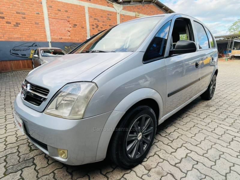 CHEVROLET - MERIVA - 2003/2003 - Prata - R$ 22.900,00