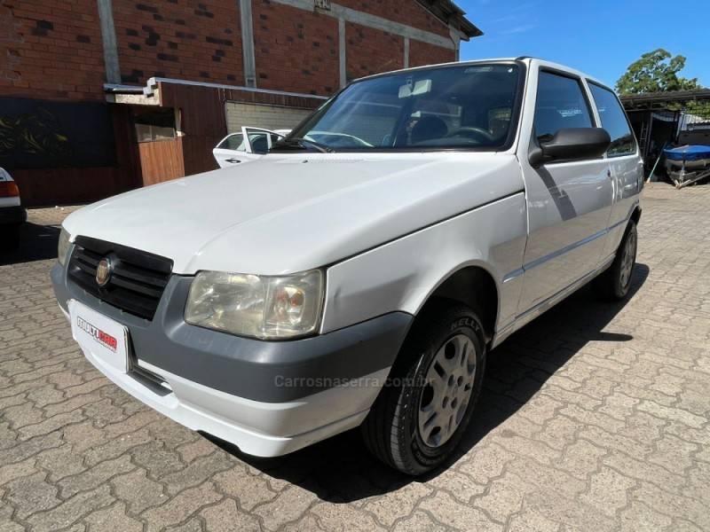 FIAT - UNO - 2011/2011 - Branca - R$ 18.900,00