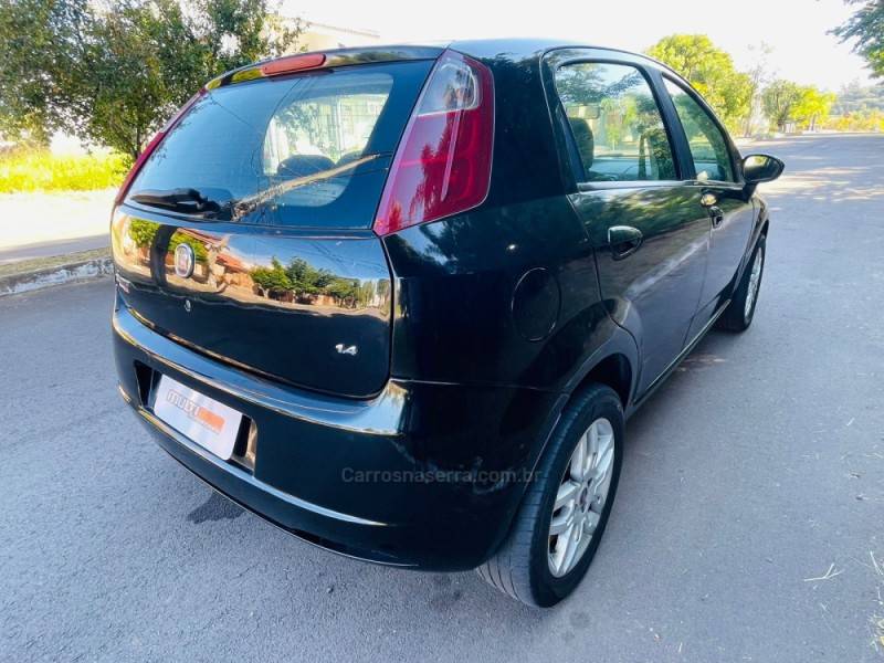 FIAT - PUNTO - 2010/2010 - Preta - R$ 31.900,00